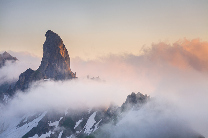 La Pierra Menta dans les nuages - Beaufortain, Savoie, France